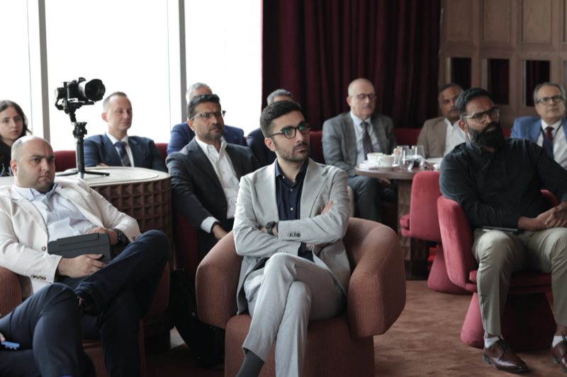 Attendees networking at Agents of Insight Edition 1